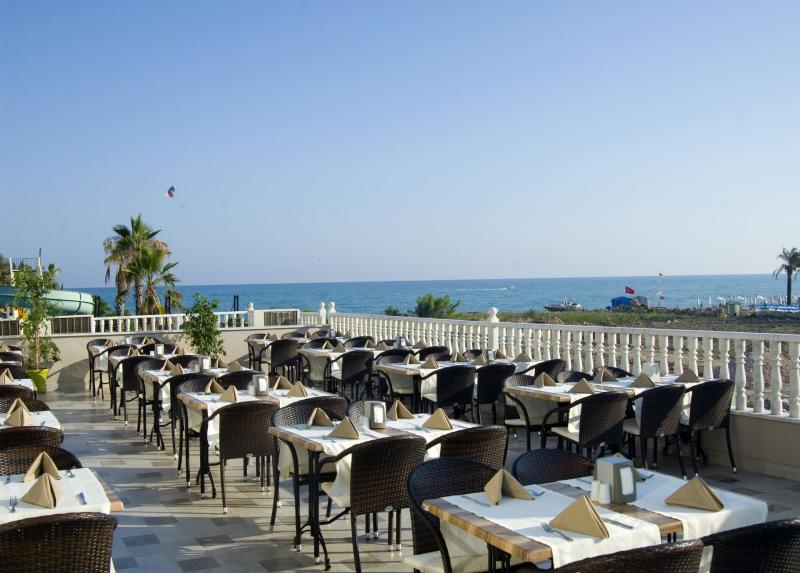 Aydinbey Famous Resort / Aydinbey Famous Resort