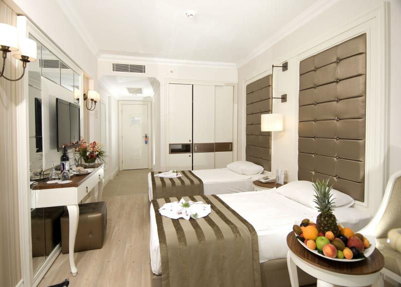 Aydinbey Famous Resort / Aydinbey Famous Resort