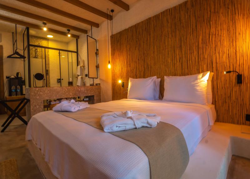 Very Chic Hotel / Very Chic Hotel