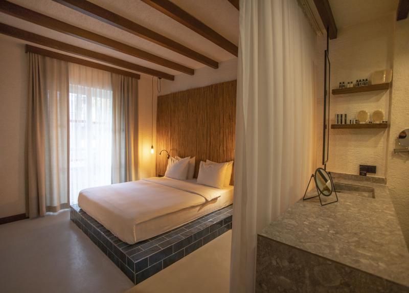 Very Chic Hotel / Very Chic Hotel
