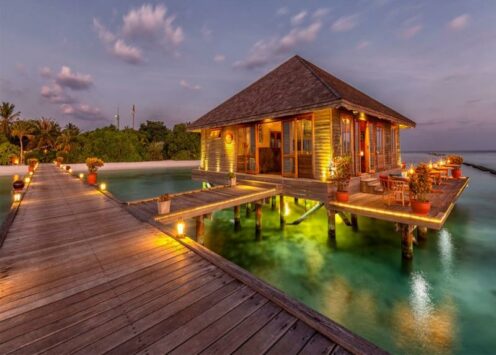 KOMANDOO ISLAND RESORT & SPA