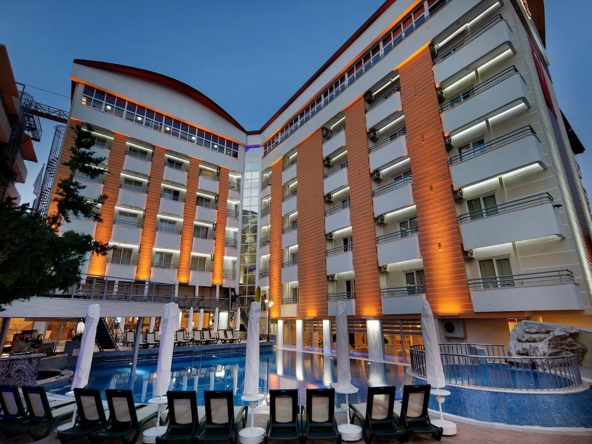 Alaiye Kleopatra Hotel & Apartman / Alaiye Kleopatra Hotel & Apartman