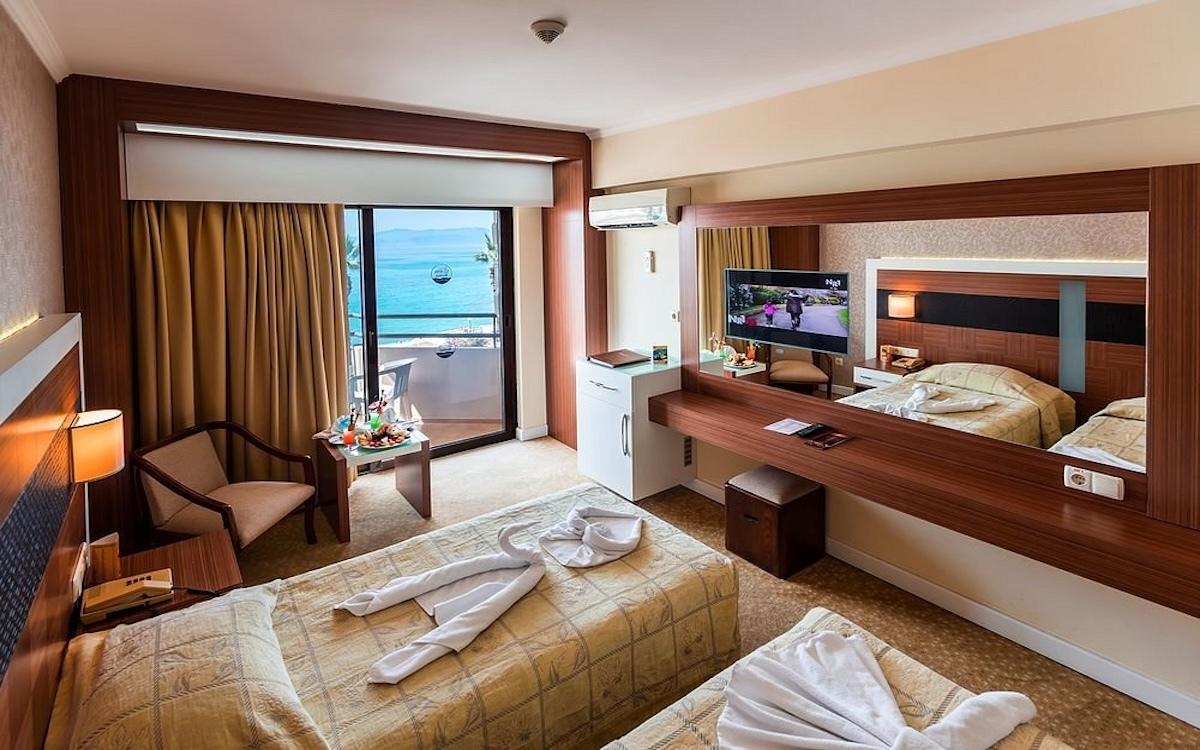 Derici Hotel / Derici Hotel