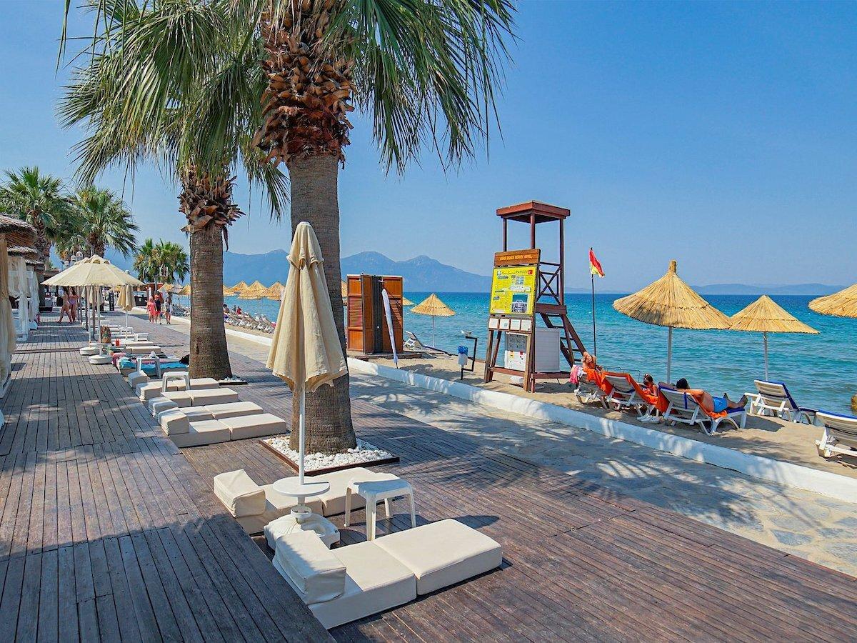 Risus Beach Resort Hotel / Risus Beach Resort Hotel