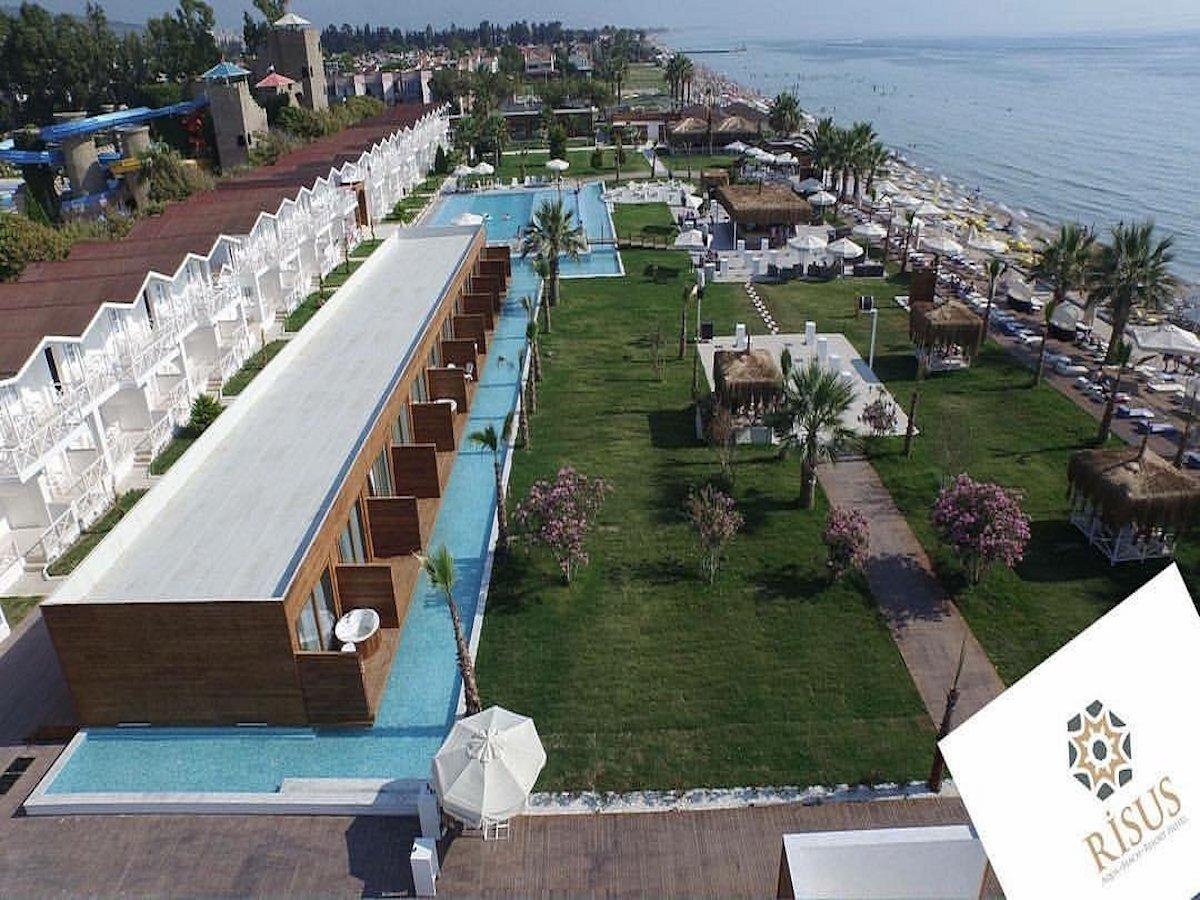 Risus Beach Resort Hotel / Risus Beach Resort Hotel