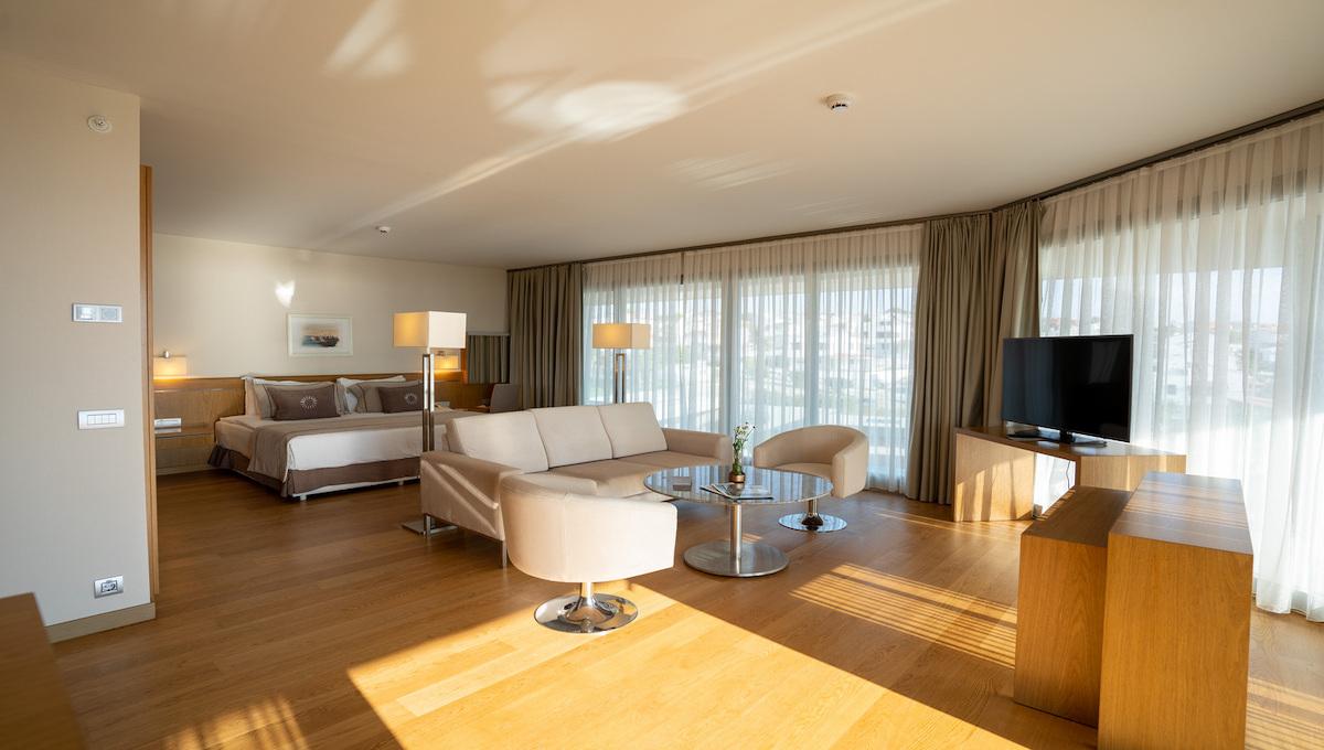 On Live Hotel / On Live Hotel