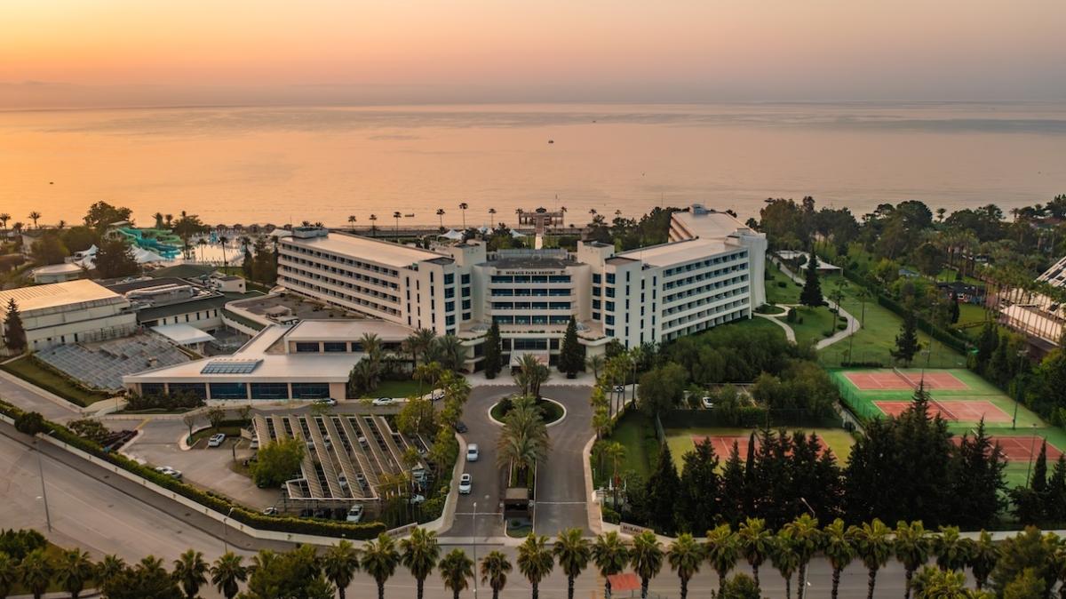 MIRAGE PARK RESORT