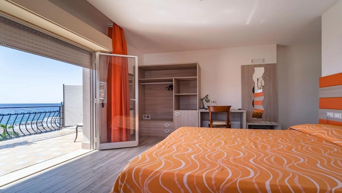 Chrismare / Chrismare