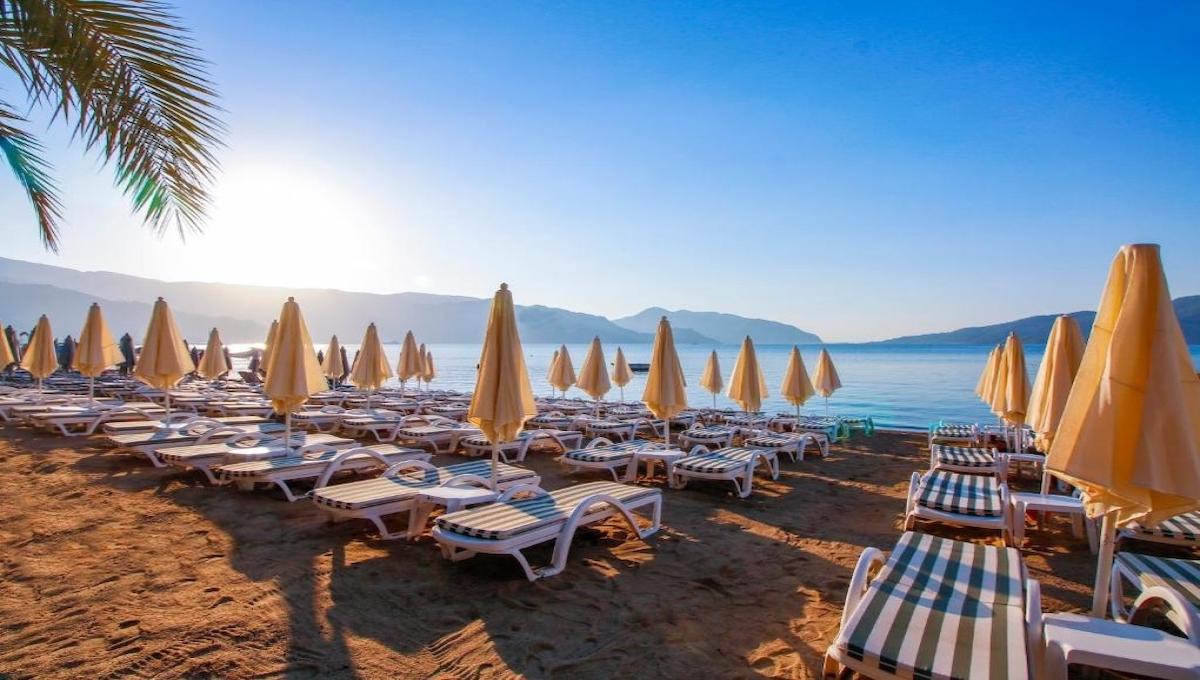 Aurasia Sea Side Hotel / Aurasia Sea Side Hotel