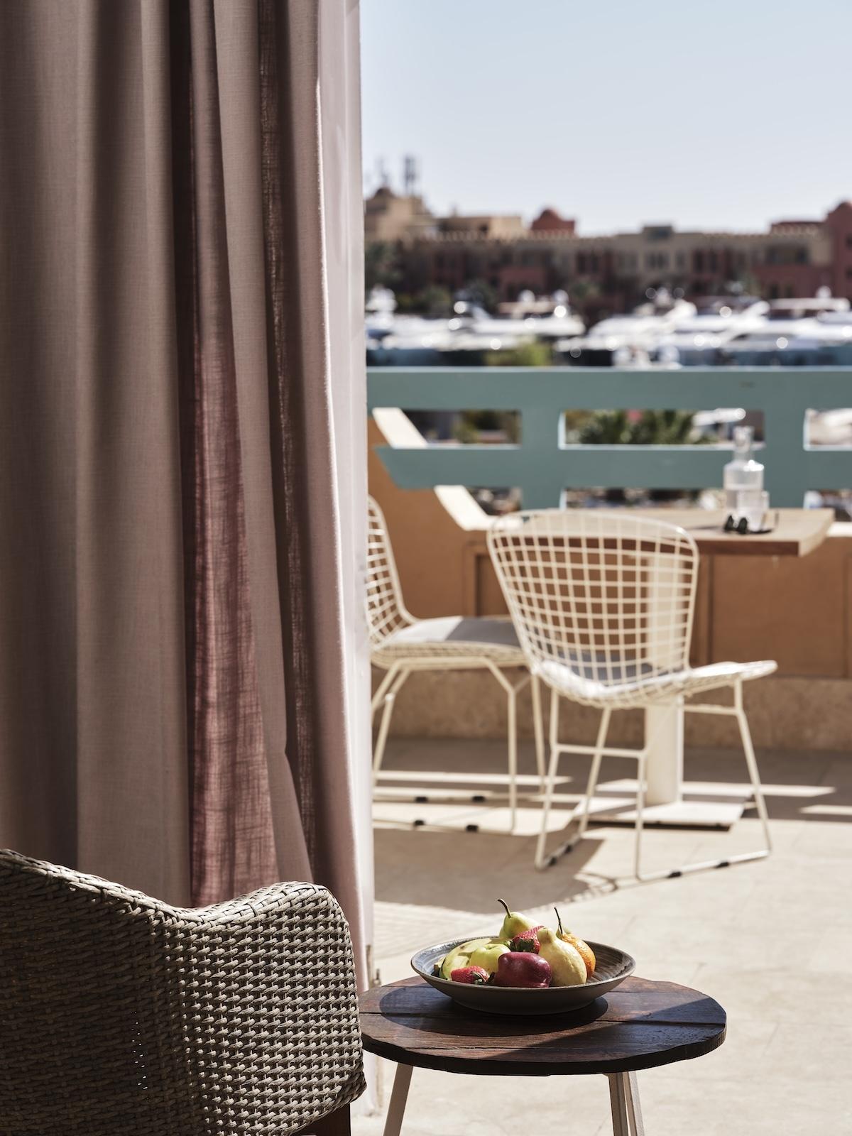 Captain's Inn / Captain's Inn