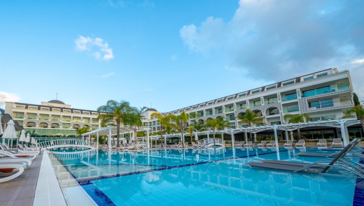 KARMIR RESORT AND SPA