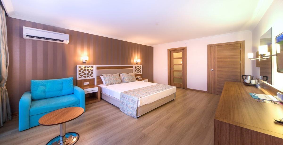 Lonicera Resort Spa Hotel / Lonicera Resort Spa Hotel