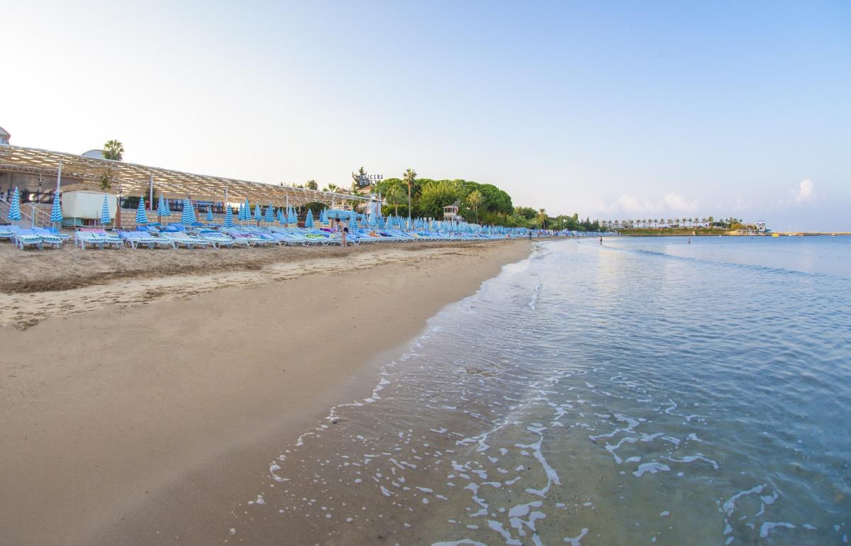 Lonicera Resort Spa Hotel / Lonicera Resort Spa Hotel