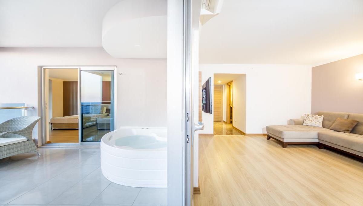 Lonicera Resort Spa Hotel / Lonicera Resort Spa Hotel