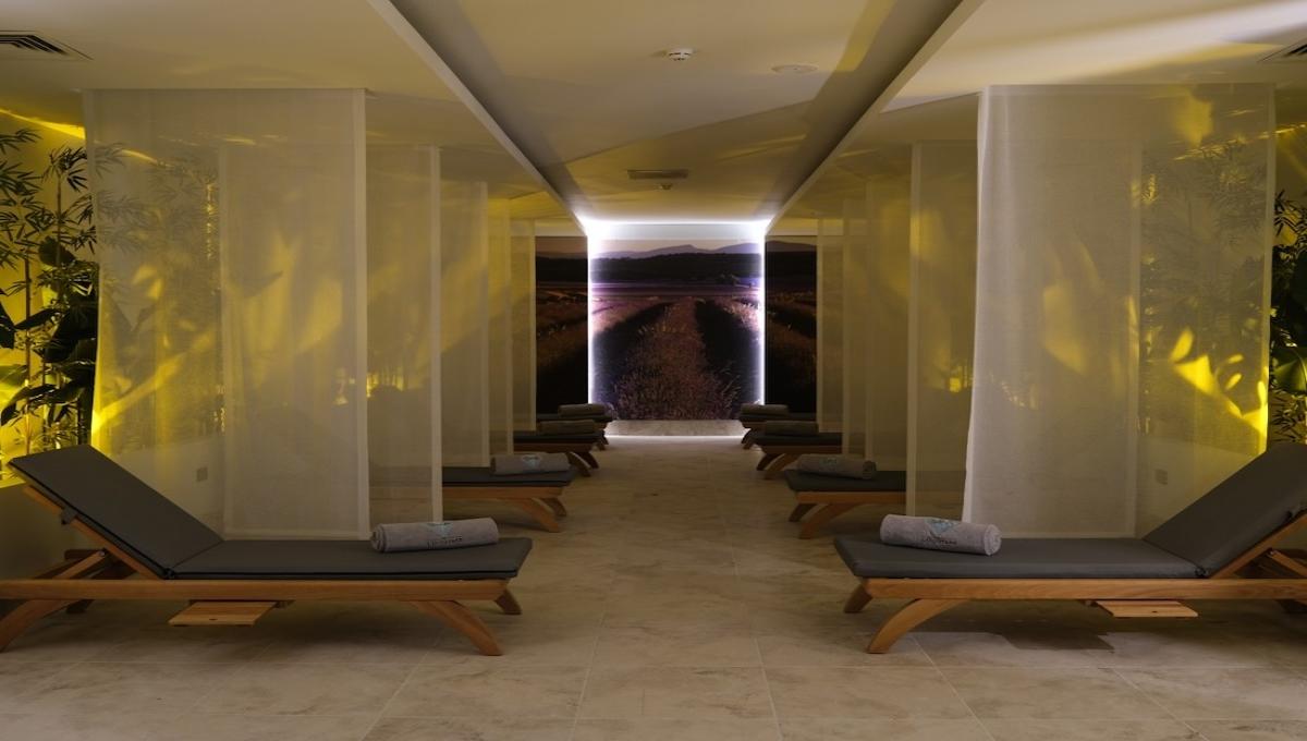 Nirvana Cosmopolitan / Nirvana Cosmopolitan