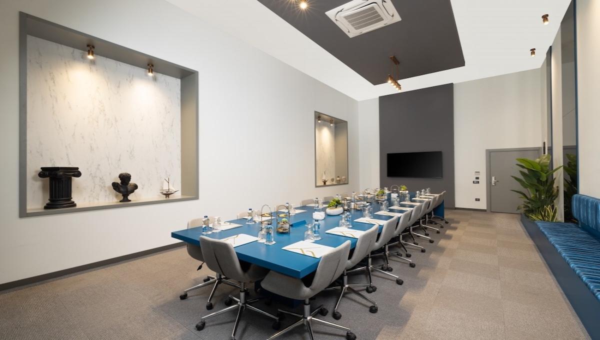 Nirvana Cosmopolitan / Nirvana Cosmopolitan