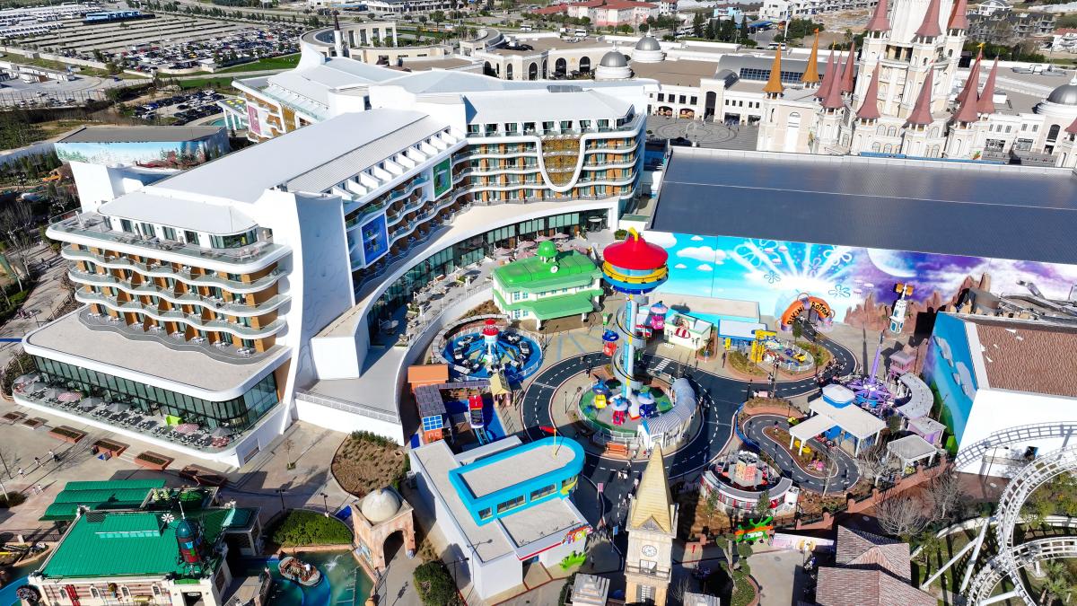 The Land Of Legends Nickelodeon Hotel / The Land Of Legends Nickelodeon Hotel