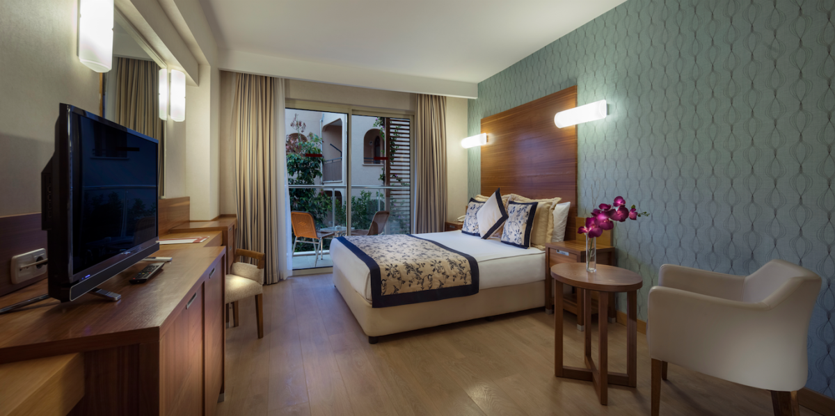 Trendy Side Beach Adult Only 16+ / Trendy Side Beach Adult Only 16+