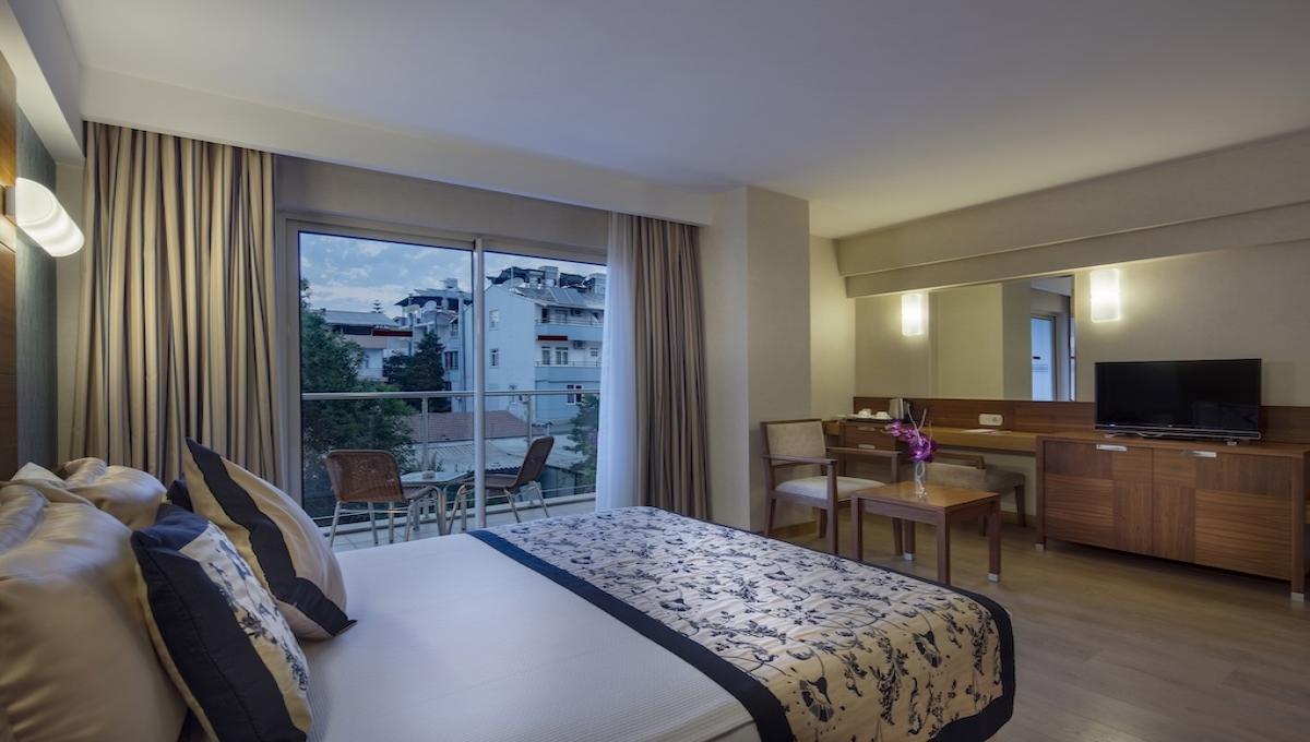 Trendy Side Beach Adult Only 16+ / Trendy Side Beach Adult Only 16+