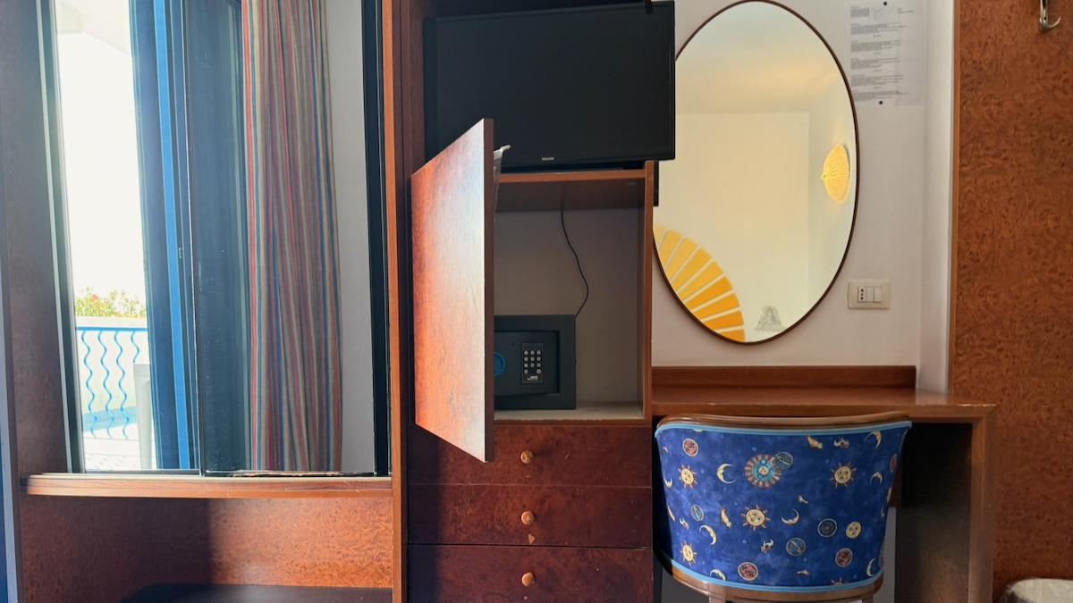 Baia Degli Dei / Baia Degli Dei