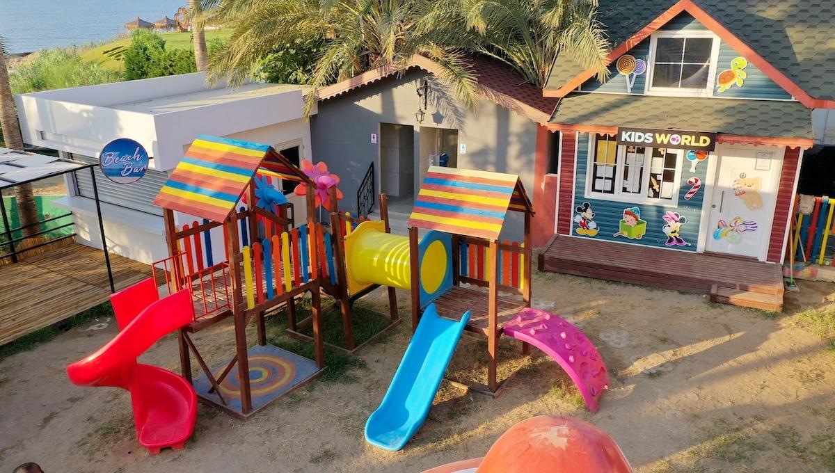 Eos Beach Resort / Eos Beach Resort