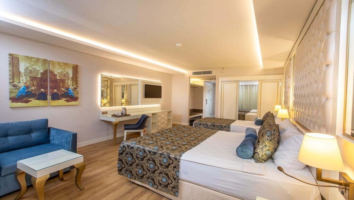 Haydarpasha Palace / Haydarpasha Palace