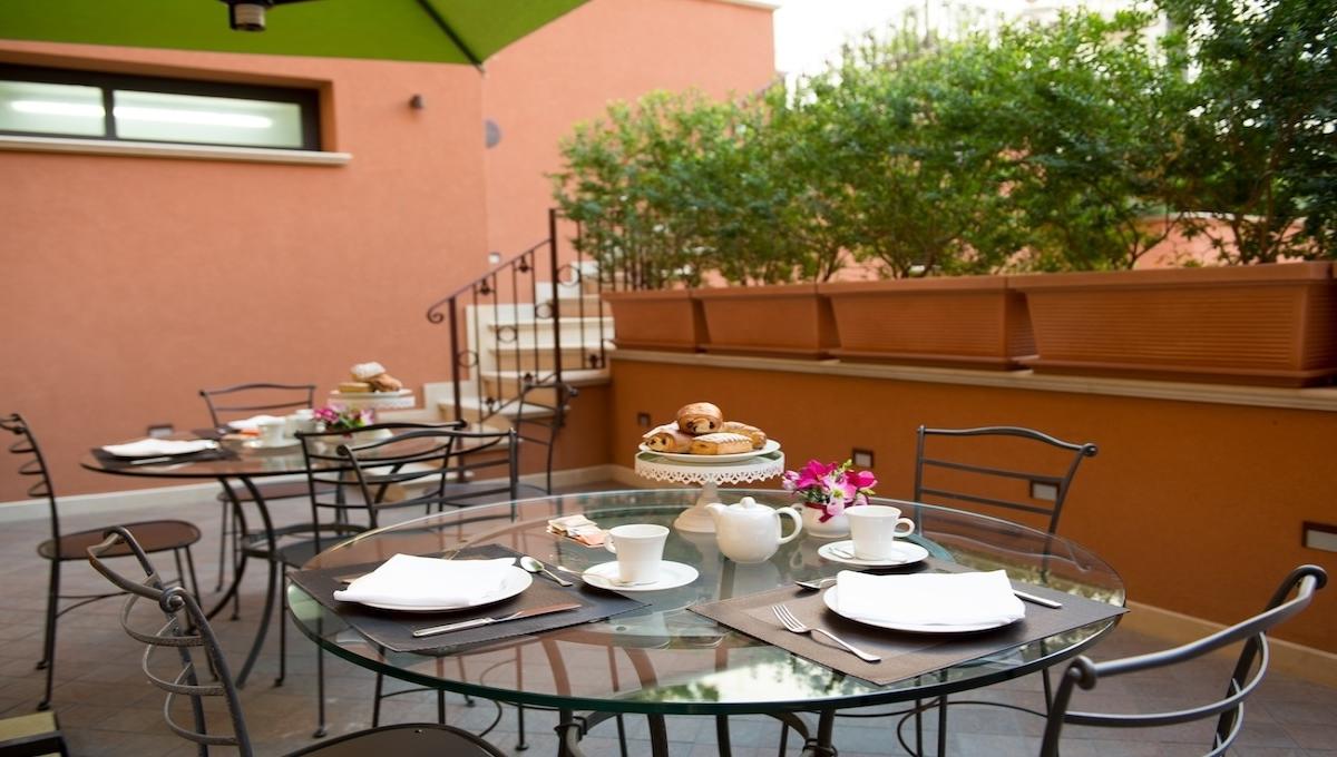 Hotel Artemis / Hotel Artemis