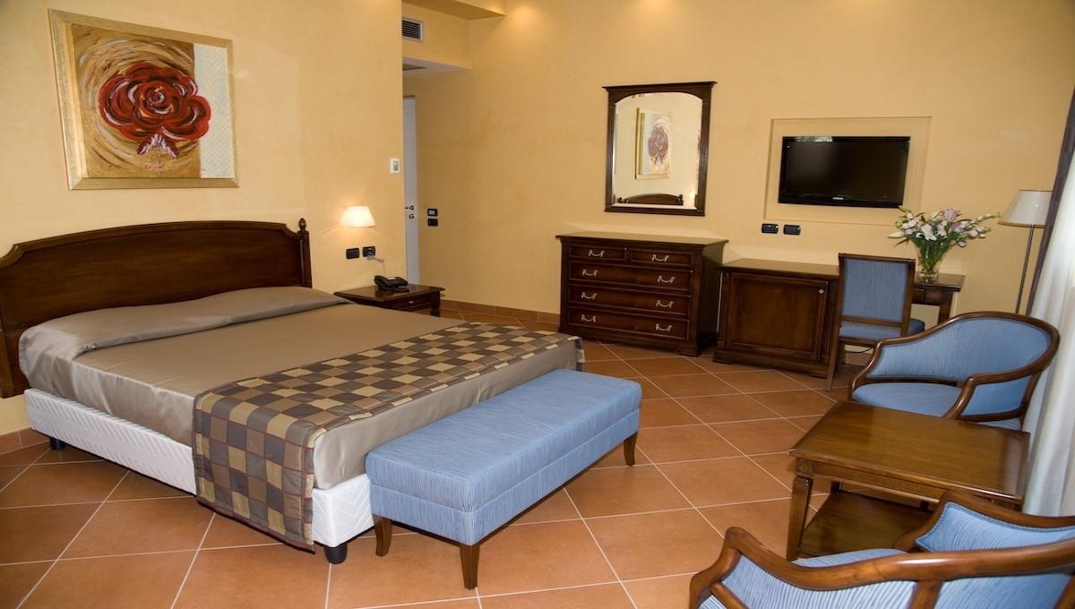 Hotel Artemis / Hotel Artemis