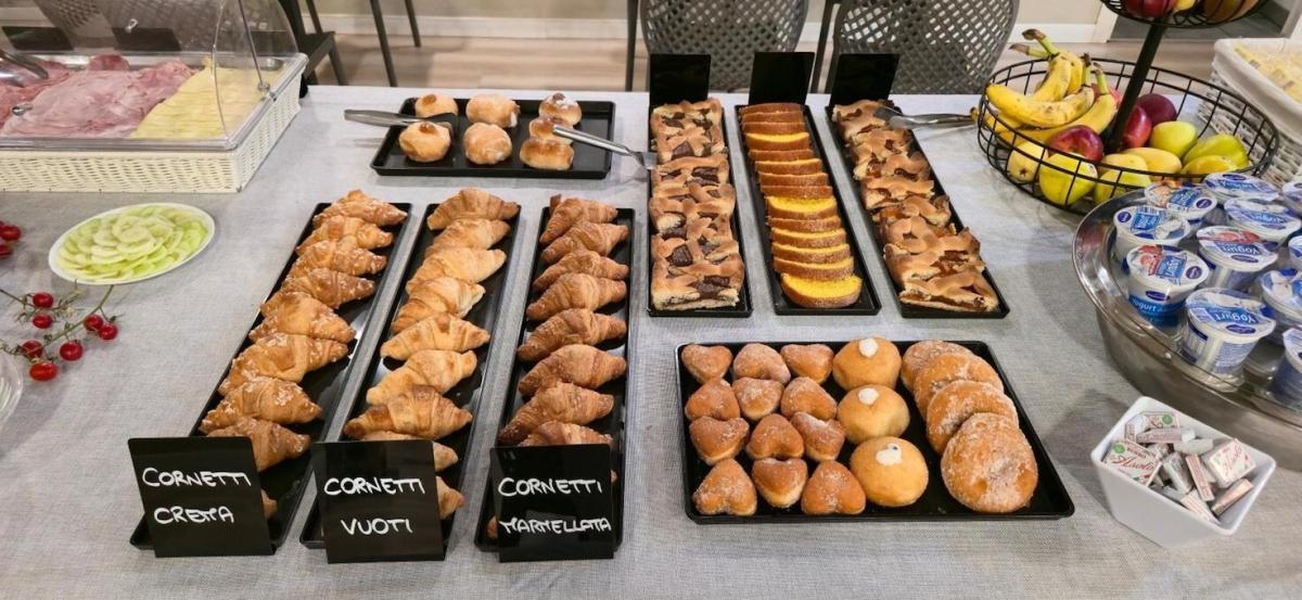 Hotel Elite / Hotel Elite