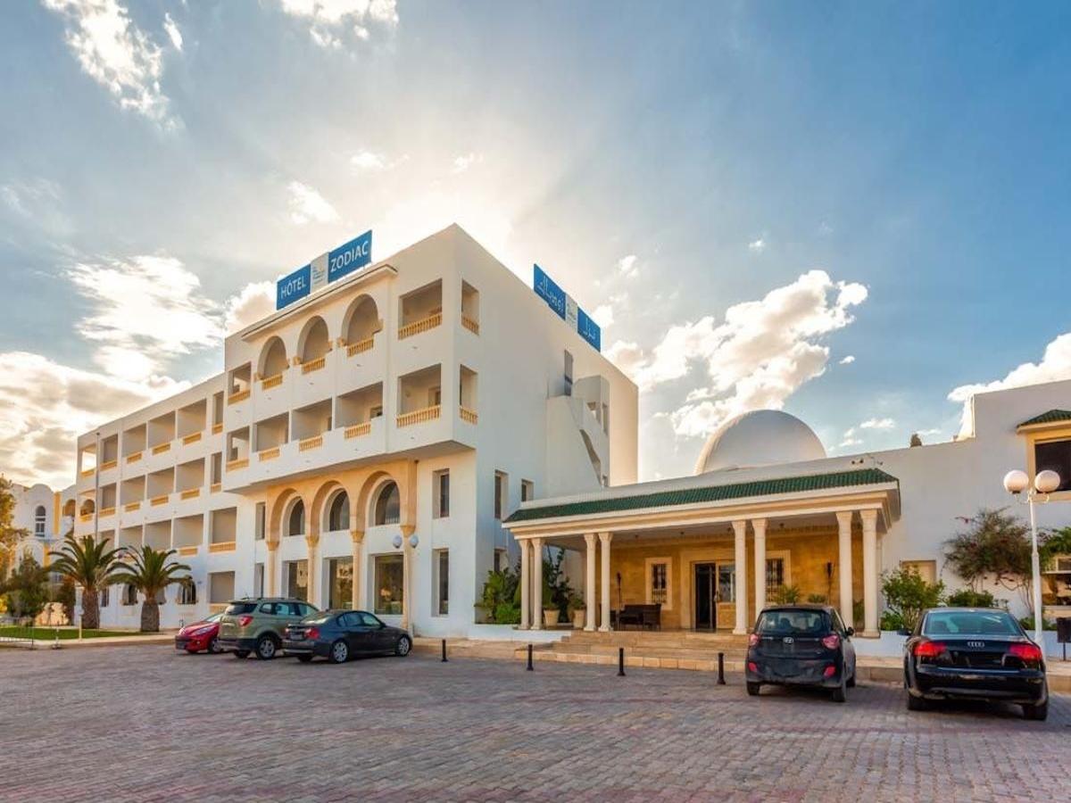 Zodiac Hotel / Zodiac Hotel